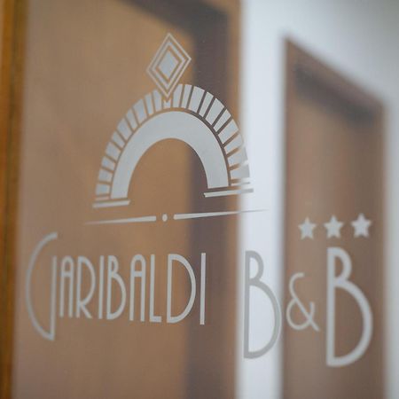 Garibaldi R&B Bed and Breakfast Messina Exteriör bild