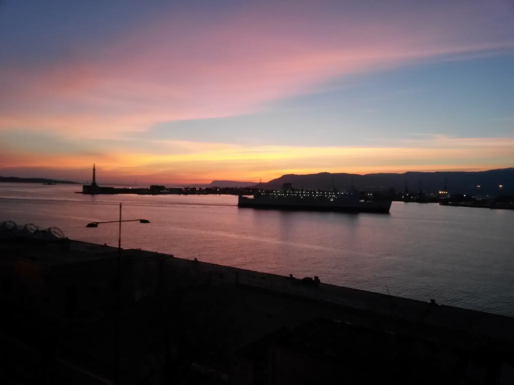 Garibaldi R&B Bed and Breakfast Messina Rum bild