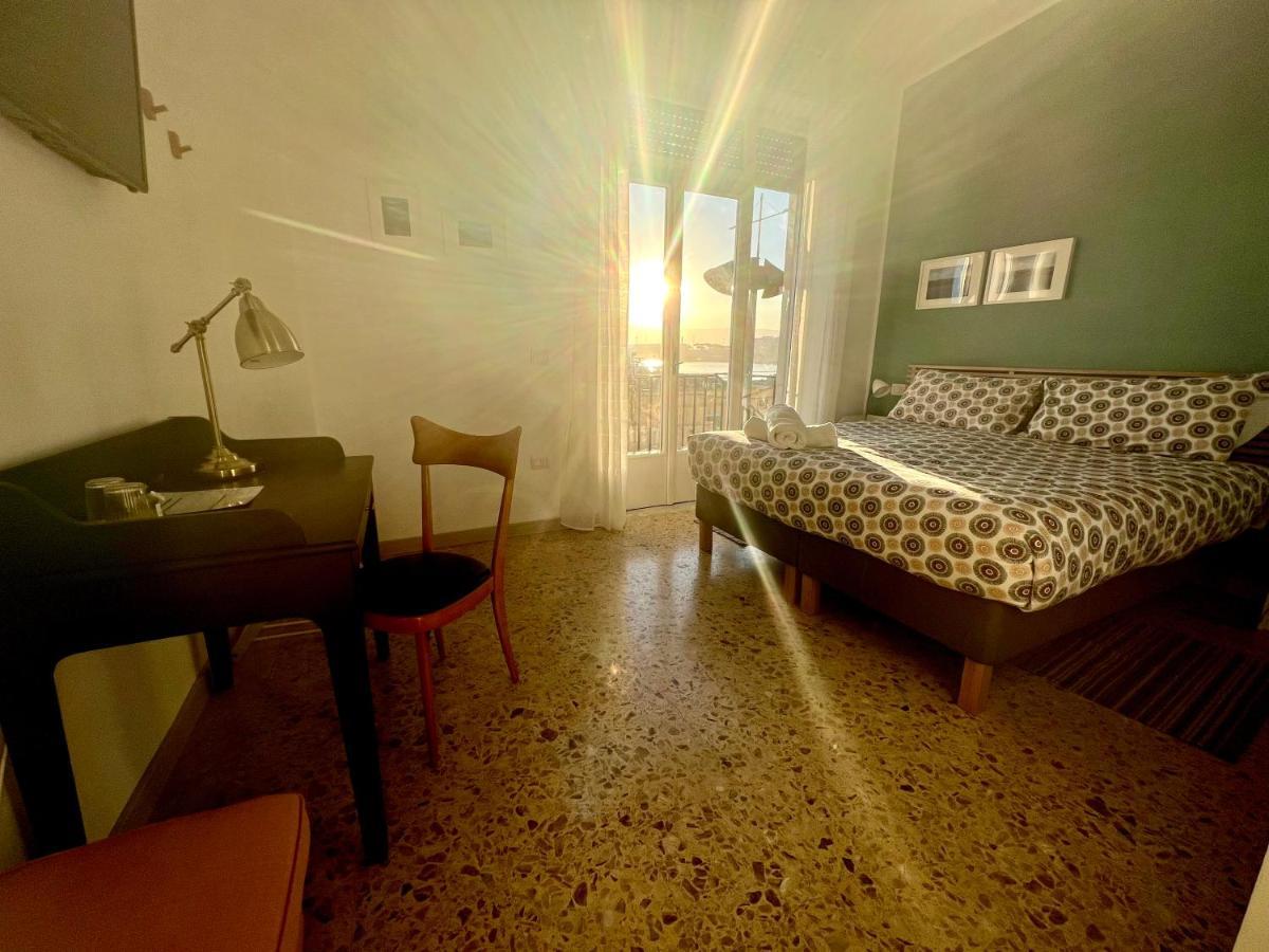 Garibaldi R&B Bed and Breakfast Messina Exteriör bild