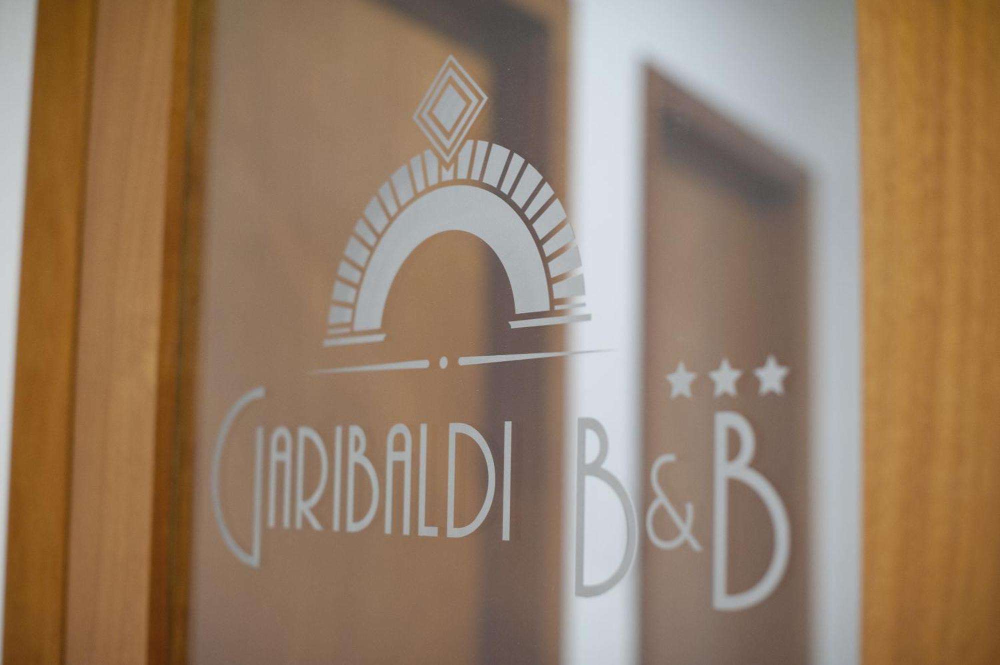 Garibaldi R&B Bed and Breakfast Messina Exteriör bild