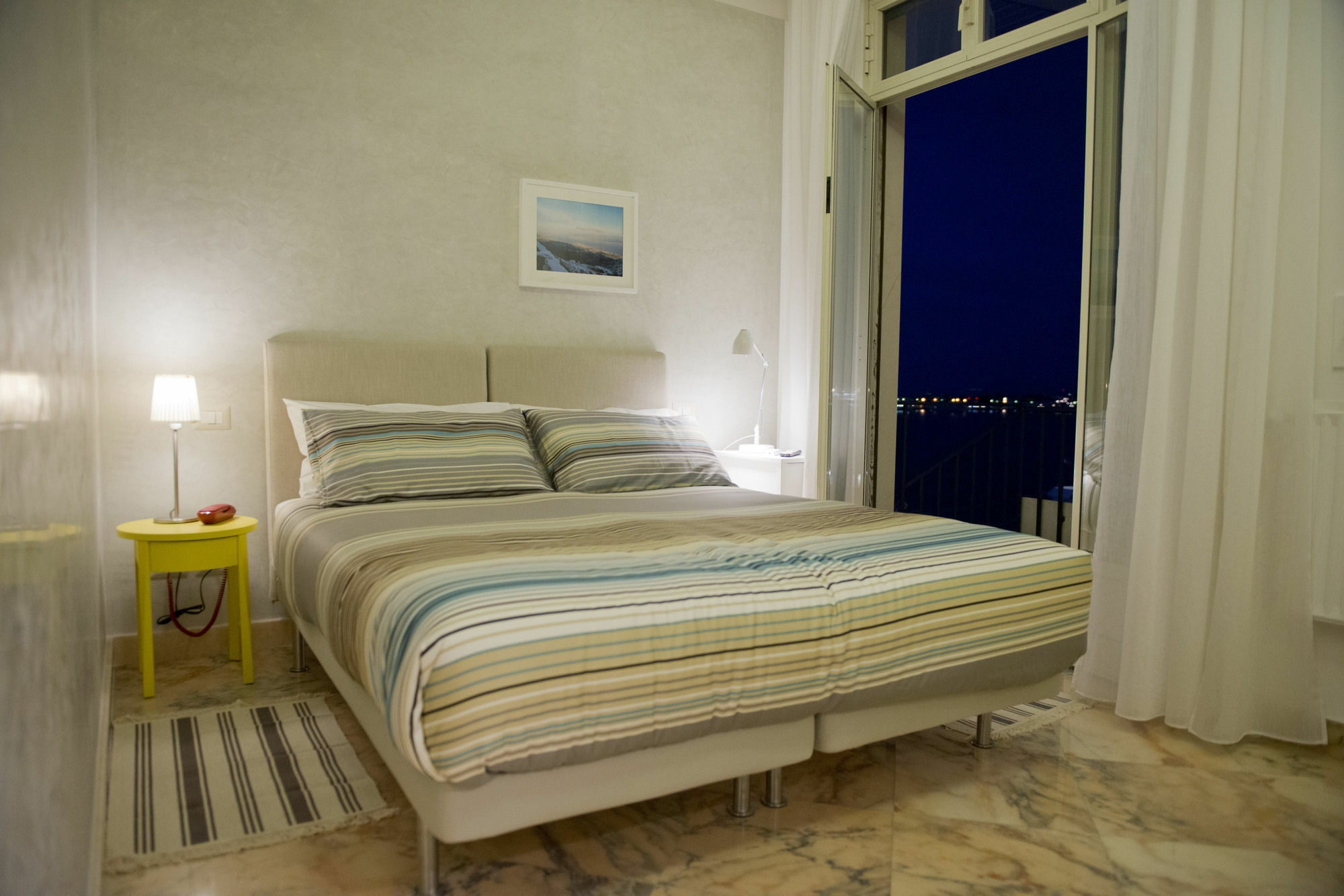 Garibaldi R&B Bed and Breakfast Messina Exteriör bild